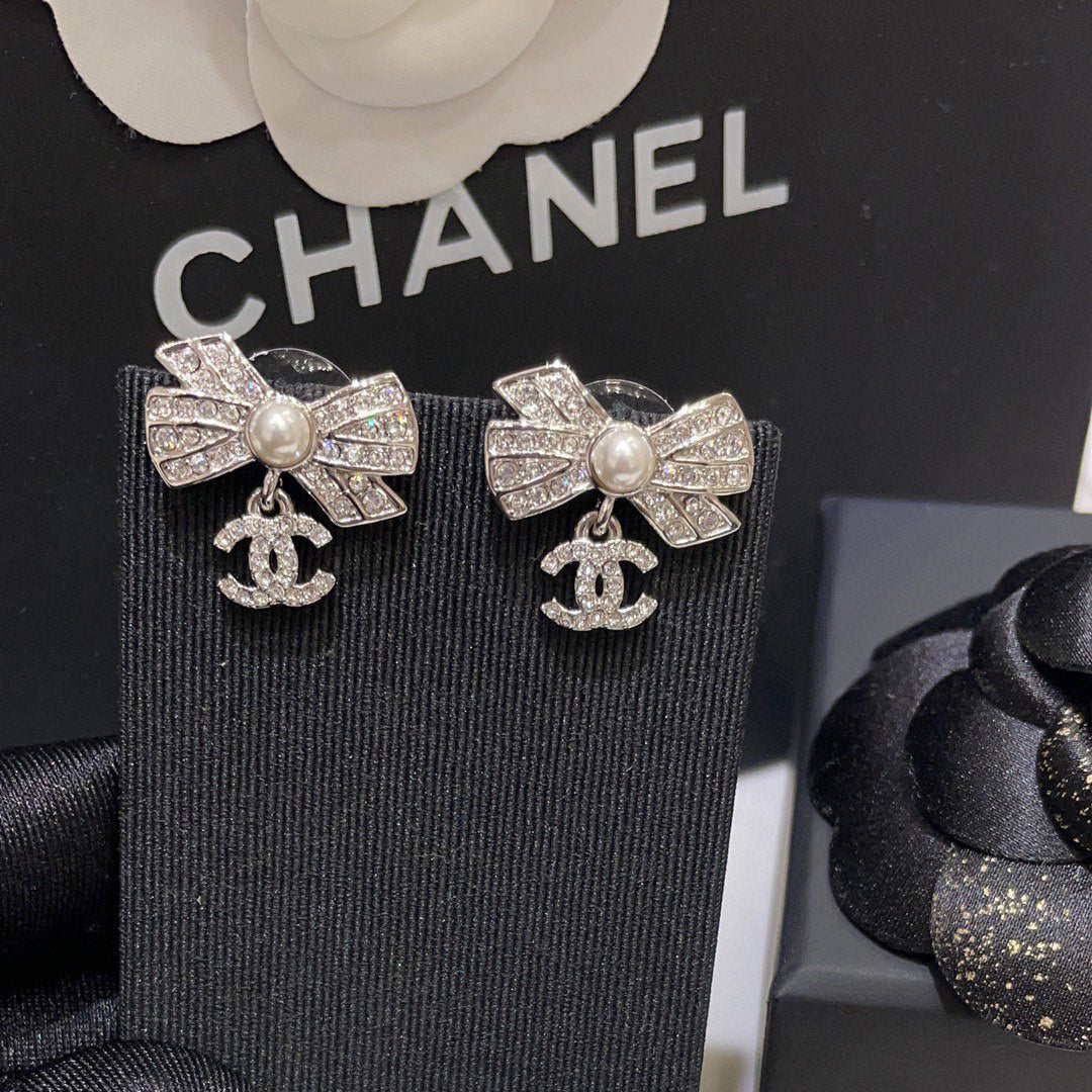 2025 Sparkling Zircon Bow Earrings