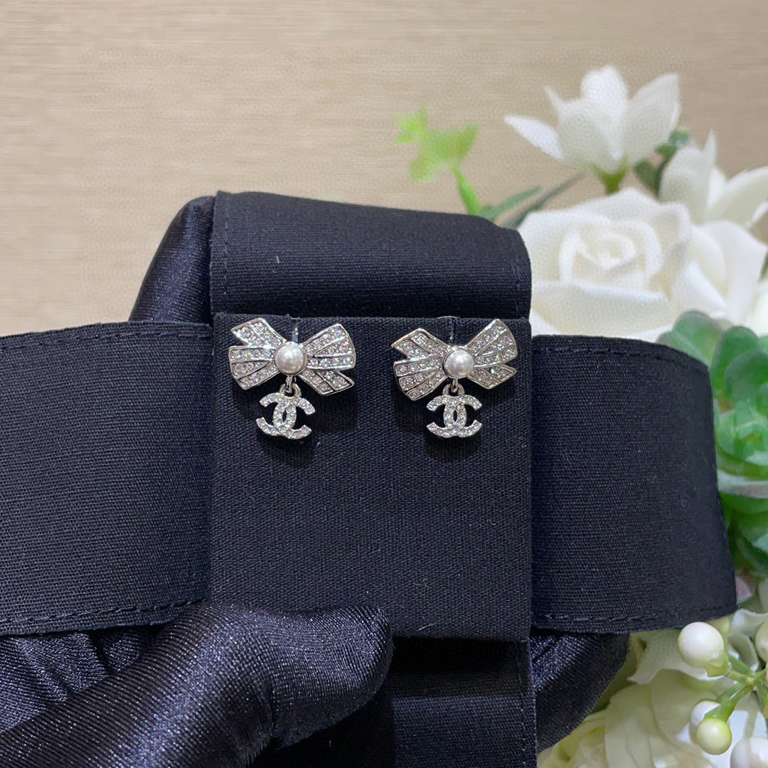 2025 Sparkling Zircon Bow Earrings