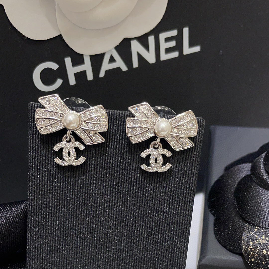 2025 Sparkling Zircon Bow Earrings