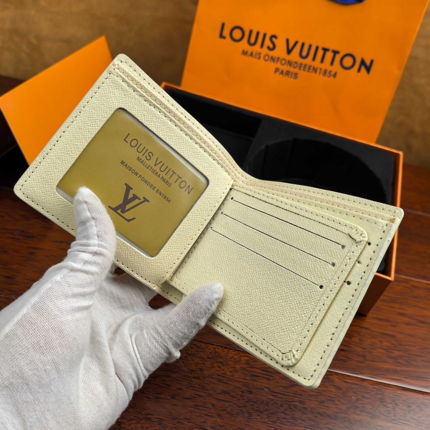 2025 L Home Classic White Buckle Belt + Wallet Set