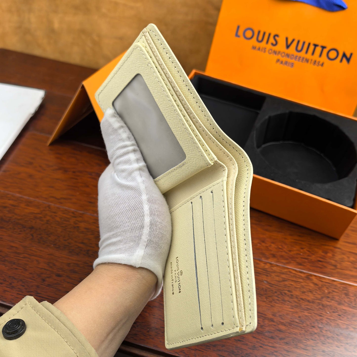 2025 L Home Classic White Buckle Belt + Wallet Set