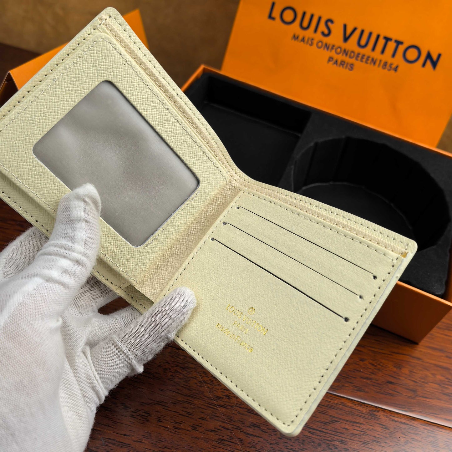 2025 L Home Classic White Buckle Belt + Wallet Set
