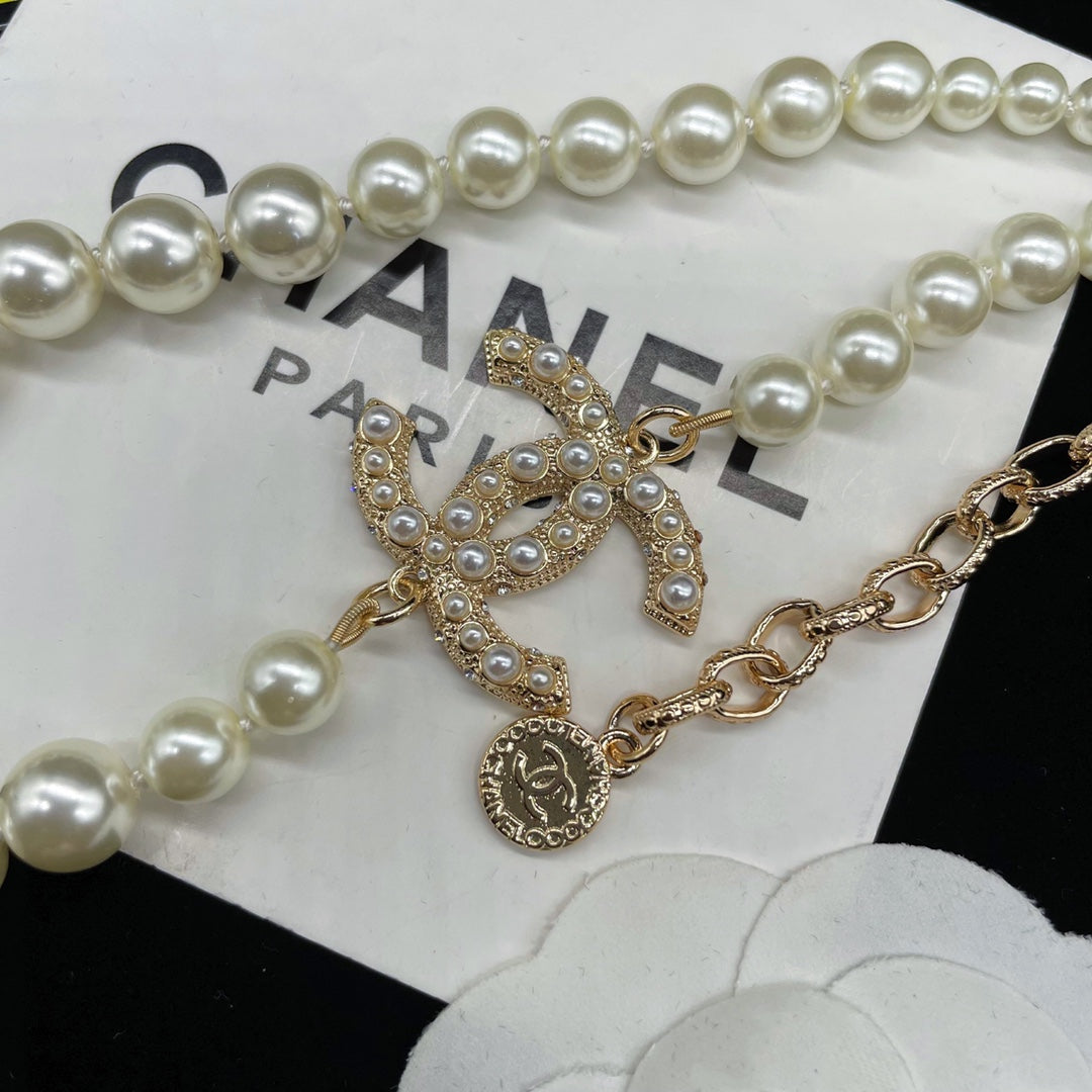 2025 Fashion CC pearl necklace