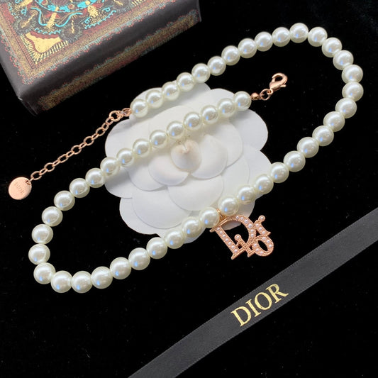 2025 Fashion CD pearl necklace