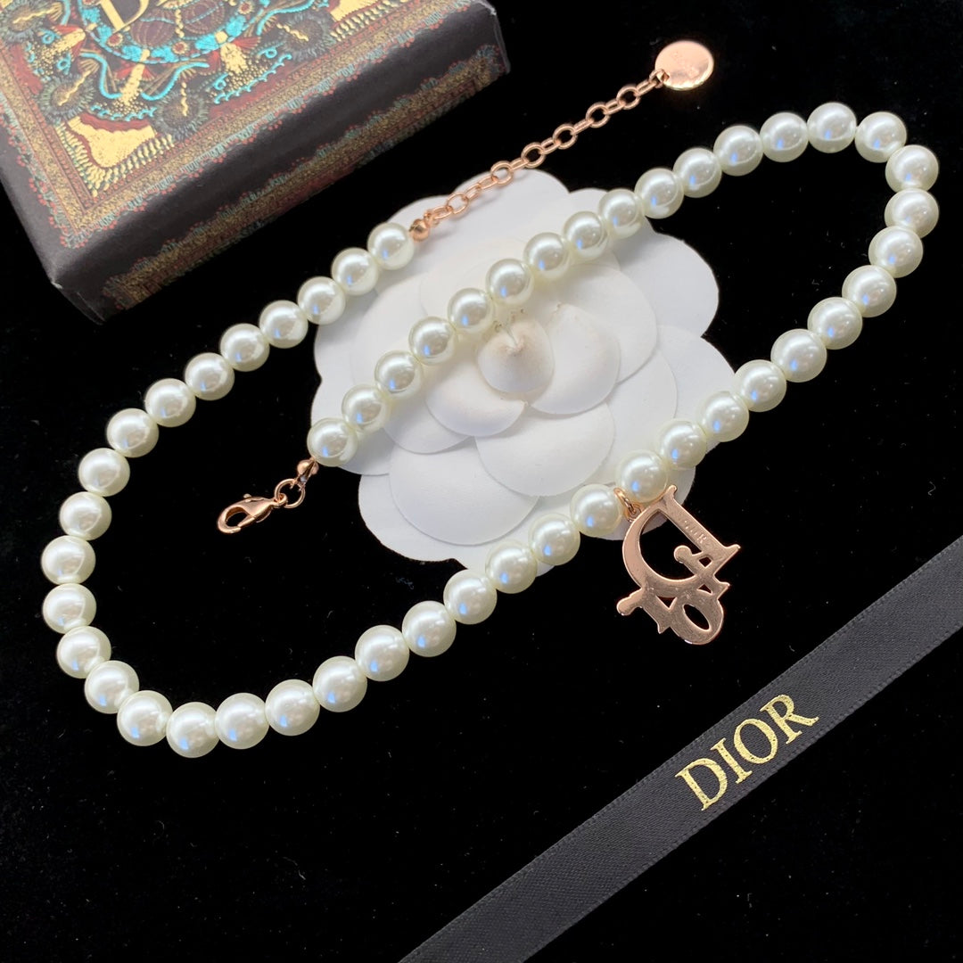 2025 Fashion CD pearl necklace